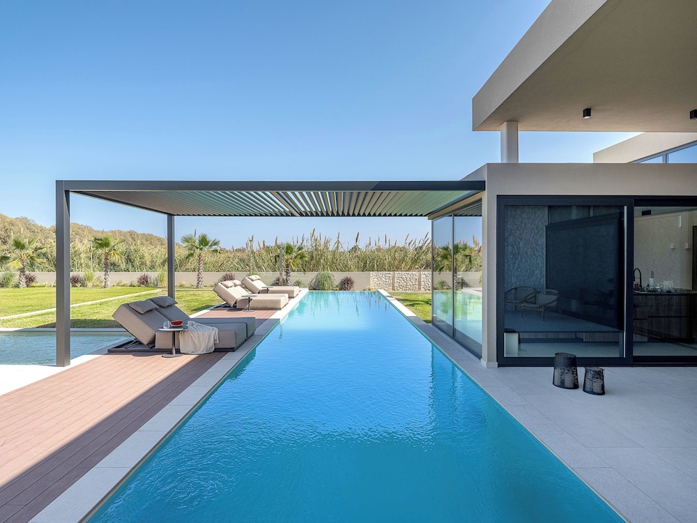 Private pool