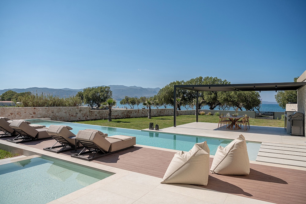 Private pool