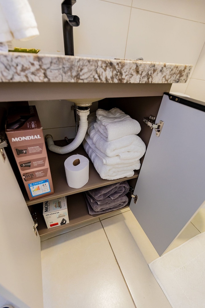 Bathroom amenities