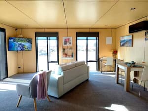 thumbnail: Living area