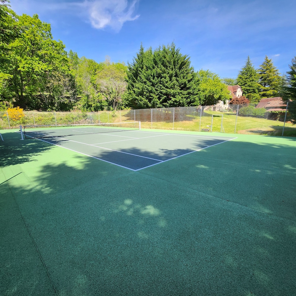 Tennis court