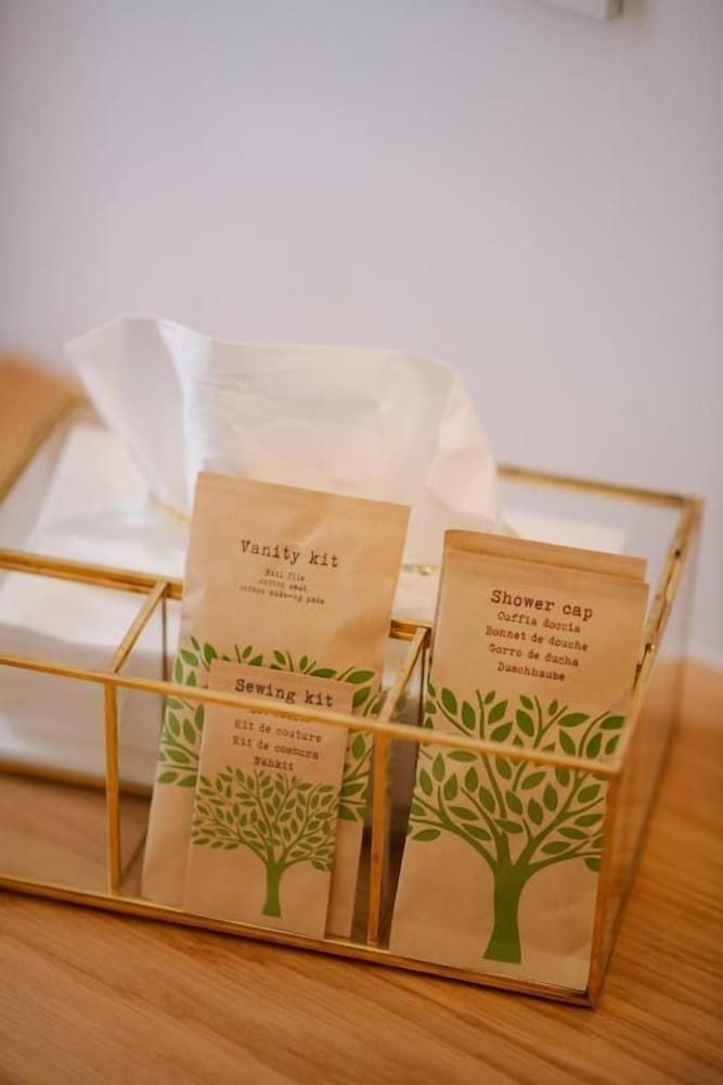 Bathroom amenities