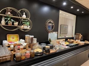 thumbnail: Breakfast area