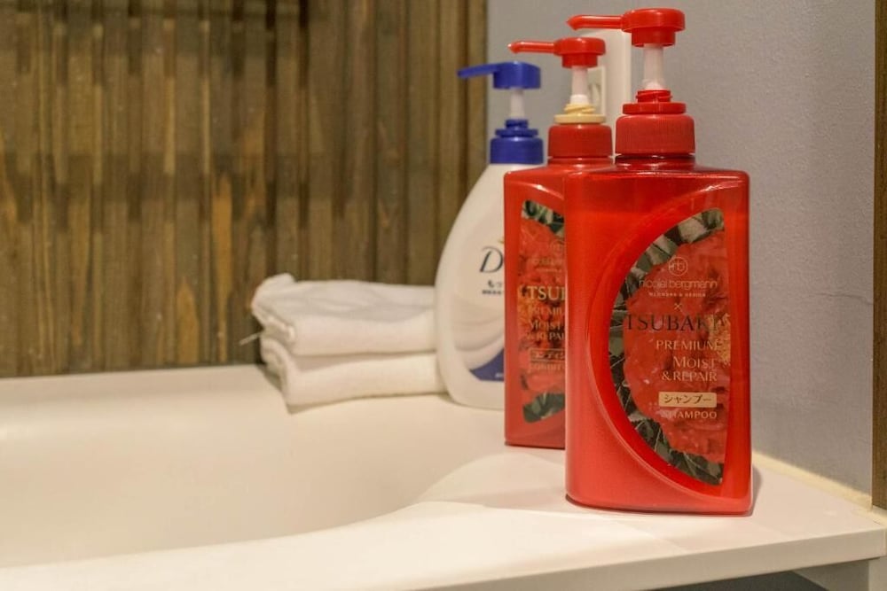 Bathroom amenities