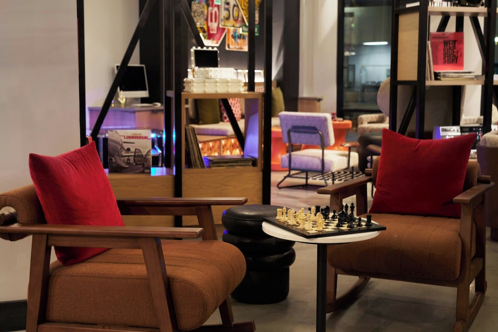 Lobby lounge