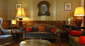 thumbnail: Bar (on property)