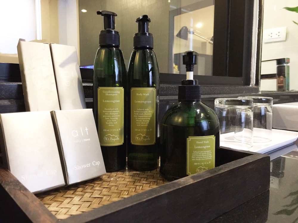 Bathroom amenities