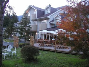 thumbnail: Exterior detail