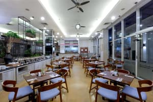 thumbnail: Restaurant