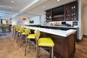 thumbnail: Bar (on property)