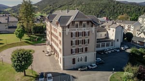 thumbnail: Exterior