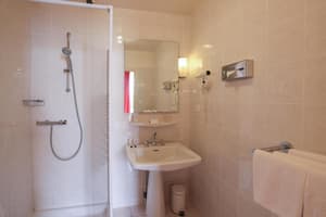 thumbnail: Bathroom shower