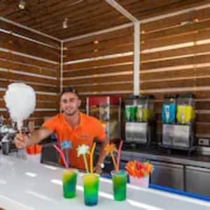 thumbnail: Poolside bar