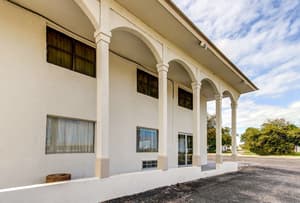 thumbnail: Exterior