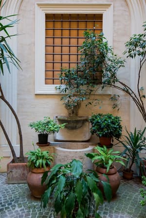 thumbnail: Interior entrance