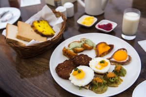 thumbnail: Breakfast area