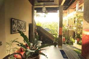 thumbnail: Bar (on property)