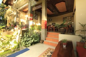 thumbnail: Bar (on property)