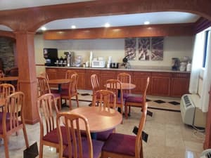thumbnail: Breakfast area