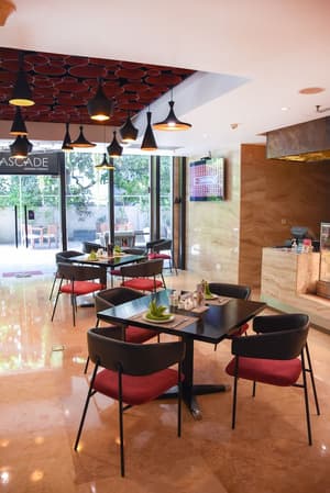 thumbnail: Restaurant