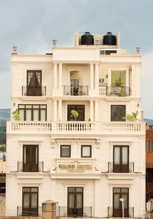 thumbnail: Front of property