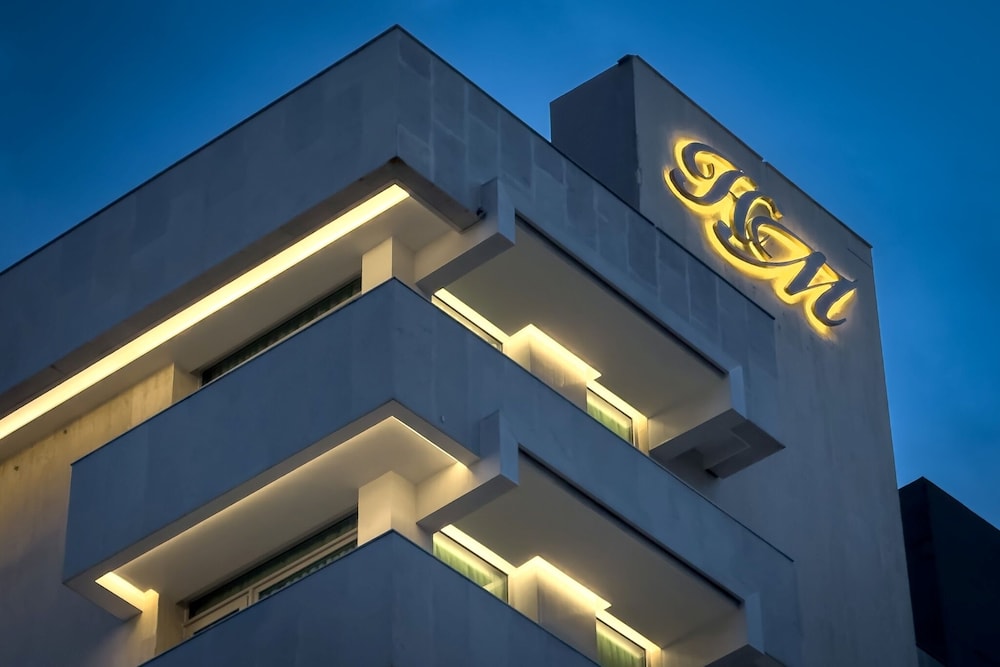 Front of property - evening/night