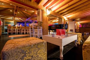thumbnail: Bar (on property)