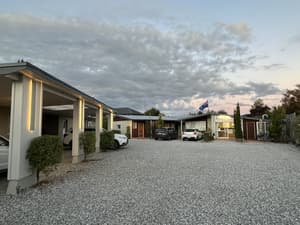 thumbnail: Front of property