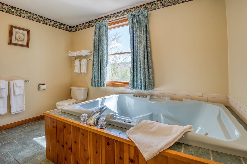 Private spa tub
