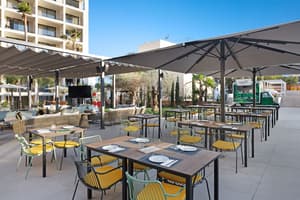 thumbnail: Outdoor dining
