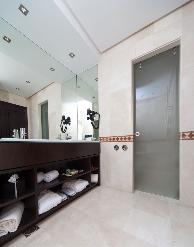 Bathroom shower