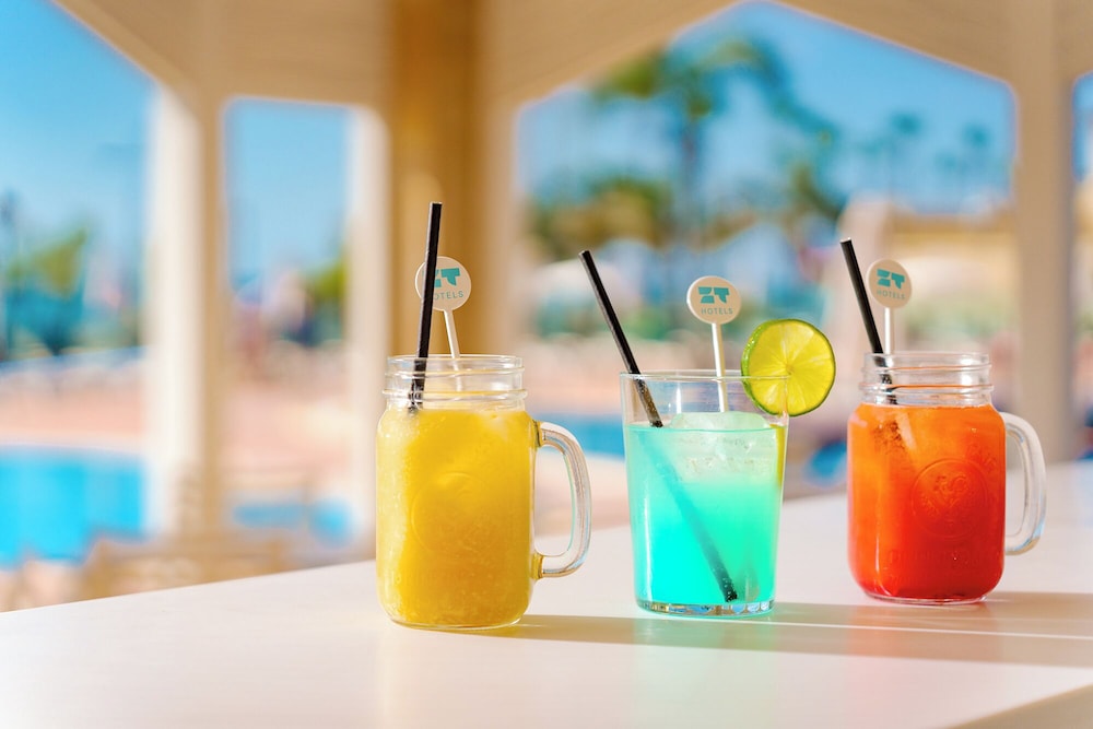 Poolside bar