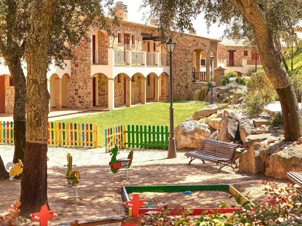 Children's play area - outdoor