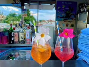 thumbnail: Bar (on property)