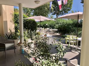 thumbnail: Exterior