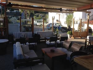 thumbnail: Front of property
