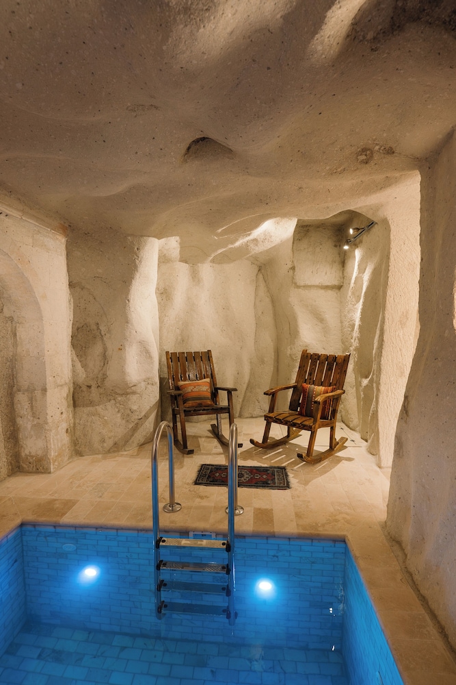 Private pool