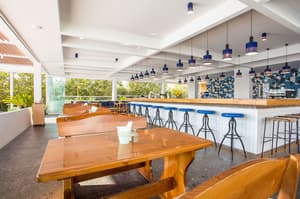 thumbnail: Poolside bar