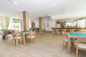 thumbnail: Bar (on property)