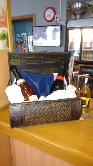 thumbnail: Bar (on property)