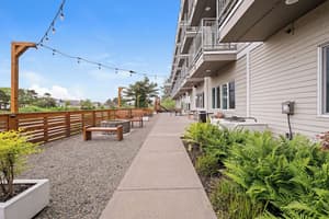thumbnail: Exterior