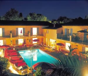 thumbnail: Front of property