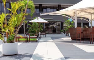thumbnail: Bar (on property)