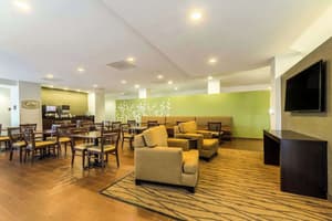 thumbnail: Breakfast area