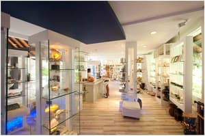 thumbnail: Gift shop