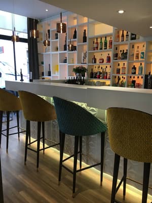thumbnail: Bar (on property)