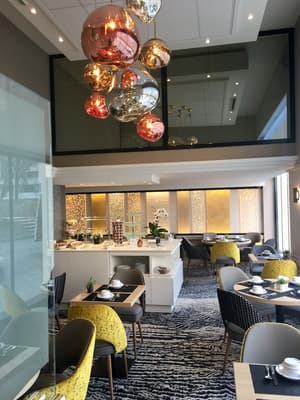thumbnail: Breakfast area