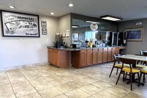 thumbnail: Breakfast area