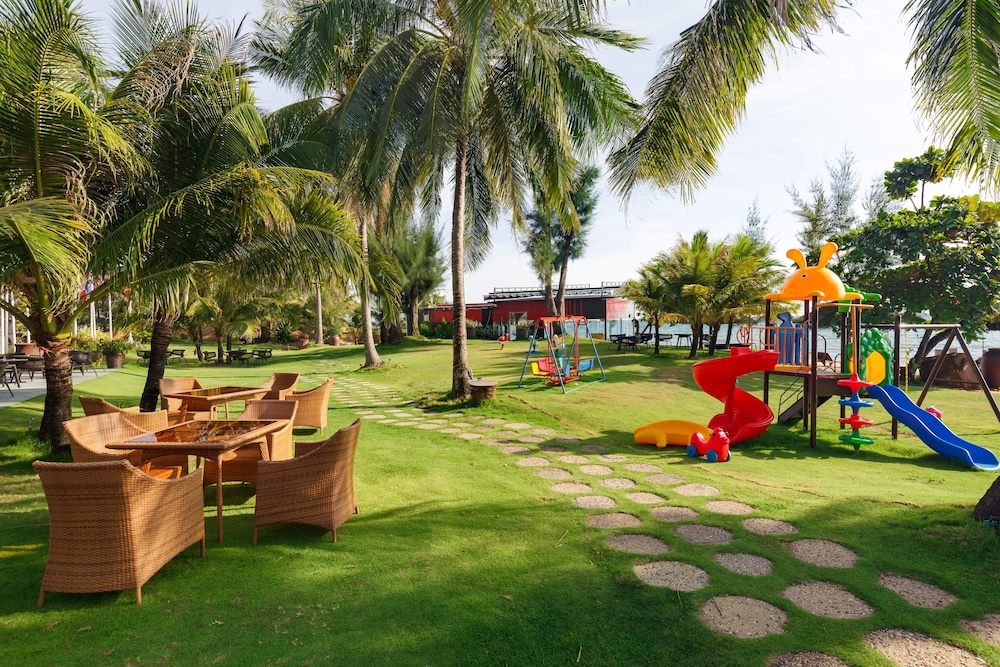 Children's play area - outdoor