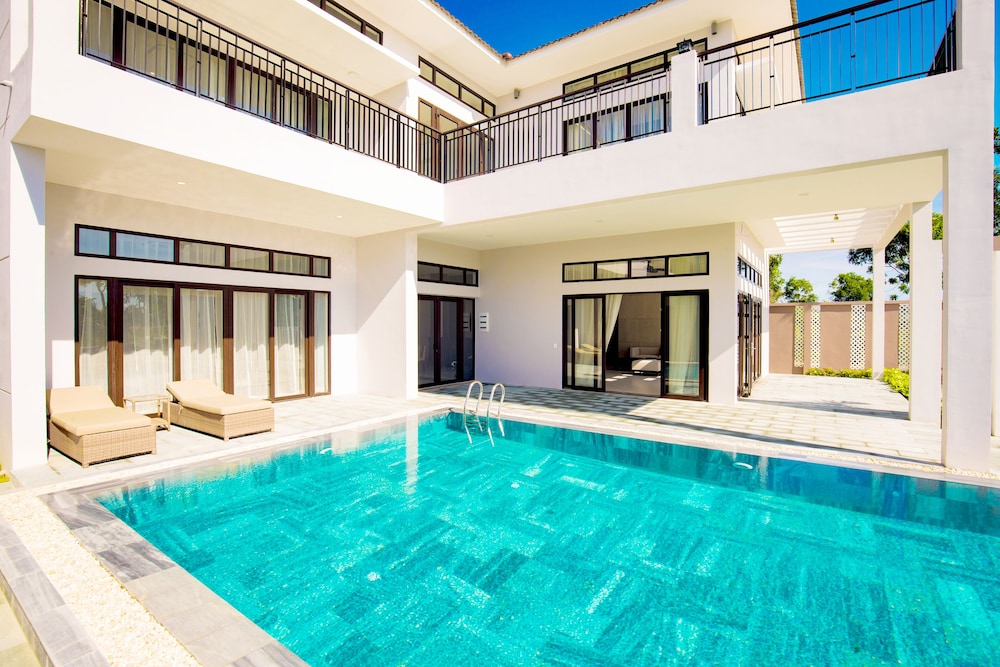 Private pool